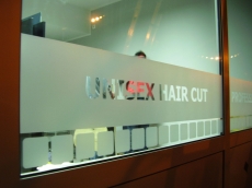 Brendiranje izloga peskirna folija, kater - Unisex haircut - Lokacija: Beograd