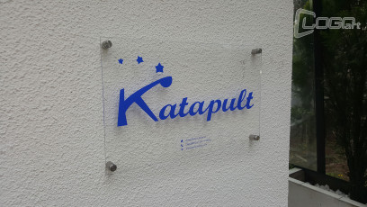 Tabla za firmu pleksiglas Katapult - Beograd