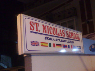 Svetleća reklama - Firma: St Nikolas School - Lokacija: Beograd